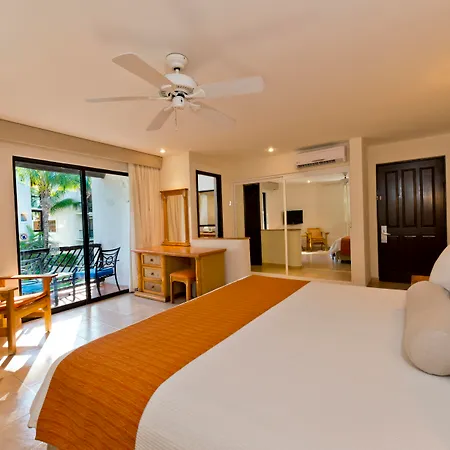 The Reef Playacar Beach Resort & Spa