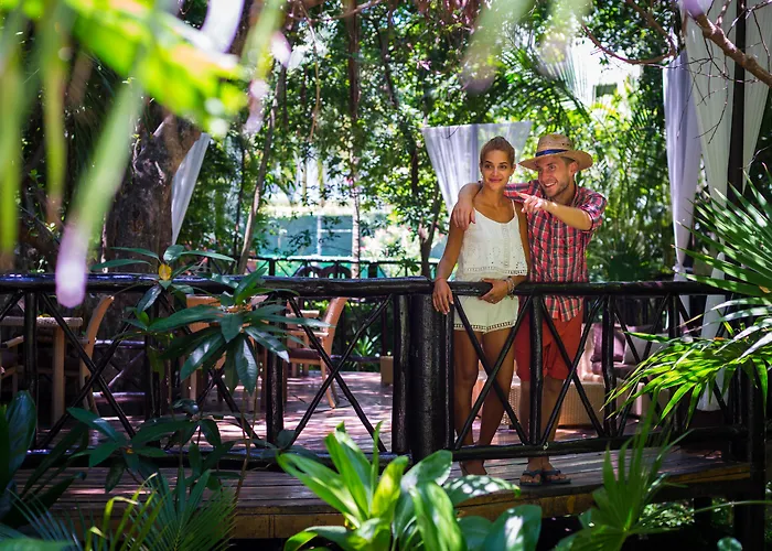 The Reef Playacar & 4*