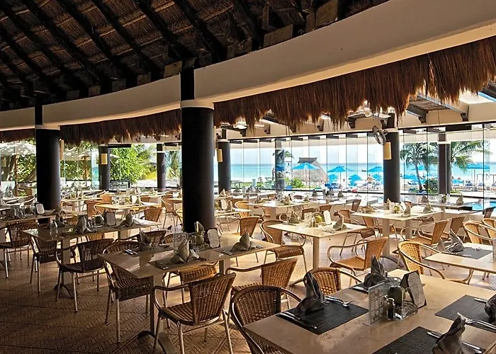 Resort The Reef Playacar & 4*