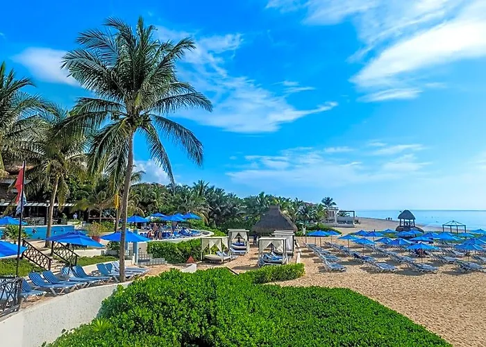 Resort The Reef Playacar & 4*