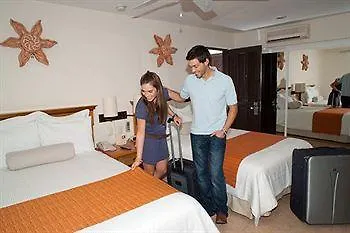 The Reef Playacar &